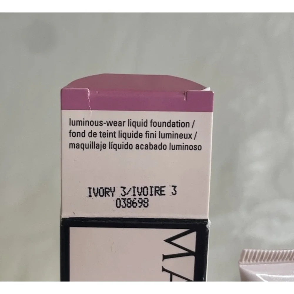 Mary Kay Timewise Luminous-Wear Liquid Foundation Ivory 3 038698 NEW IN BOX